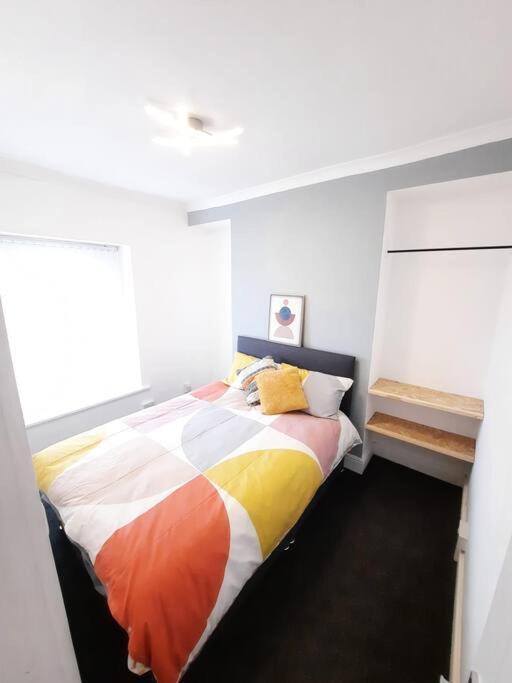 4-Bedroom Home - Ideal For Groups Working Away From Home Swansea Exterior photo